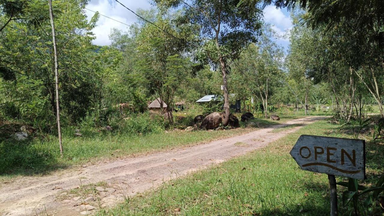Kampot Camping - Eco Retreat Buitenkant foto