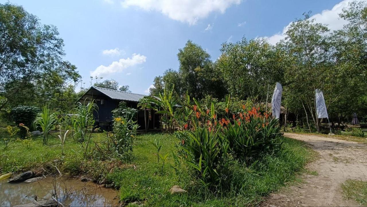 Kampot Camping - Eco Retreat Buitenkant foto